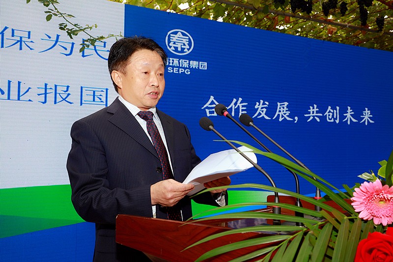 1476435589257144hKtX.jpg 董事長_2.jpg